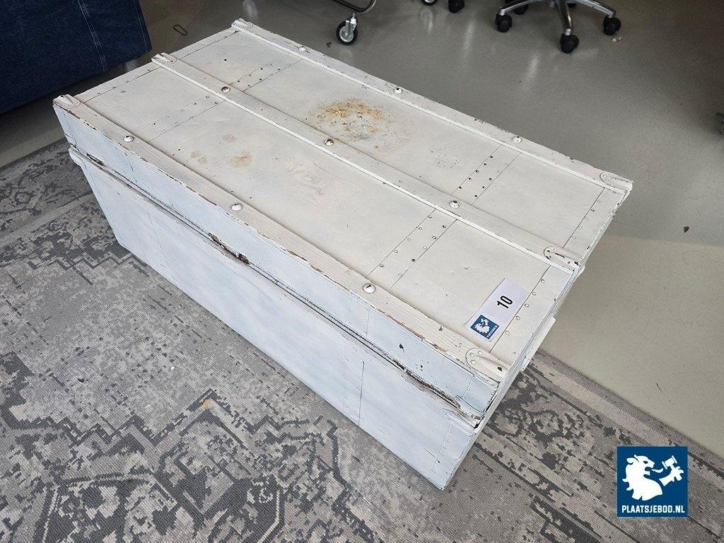 1 x Reiskist met vloerkleed – foto 3 – kavel bij Plaats Je Bod, Weesp