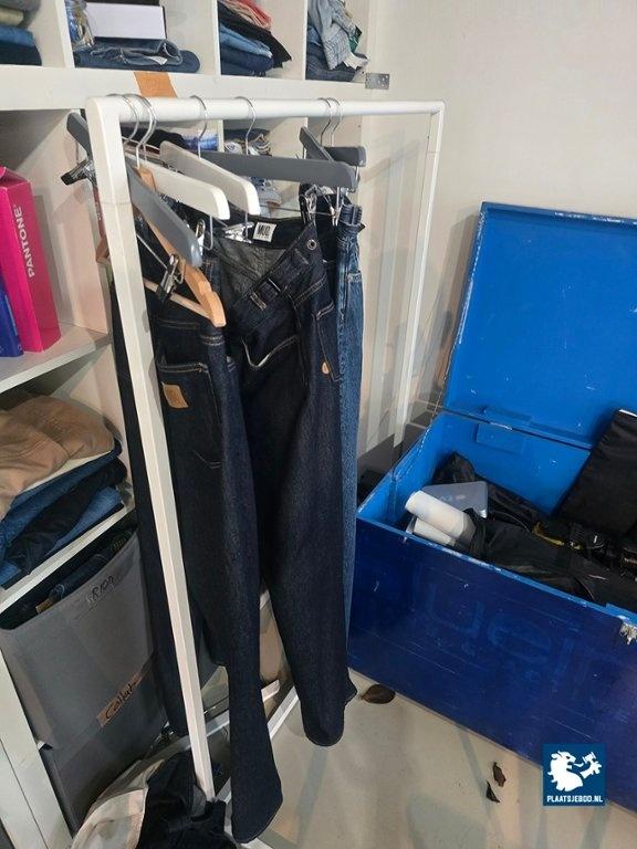 4 x Diverse soorten kledingrekken zonder inhoud – foto 5 – kavel bij Plaats Je Bod, Weesp