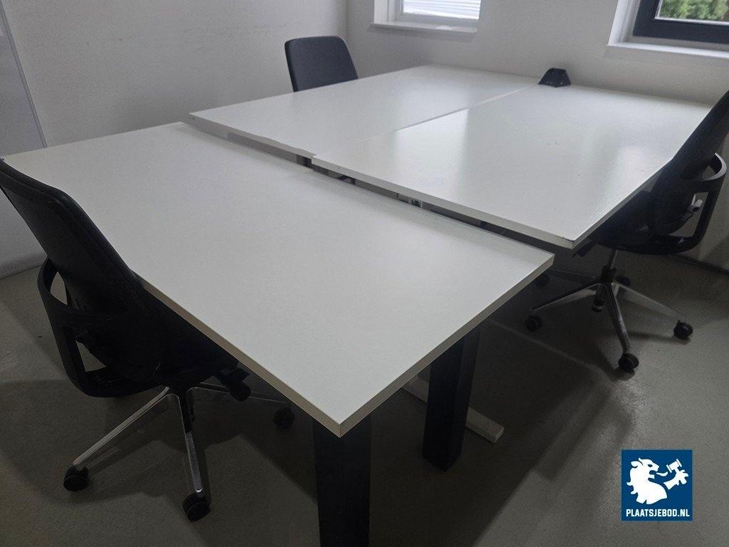 3 x Diverse soorten bureaus met bureaustoelen – foto 3 – kavel bij Plaats Je Bod, Weesp