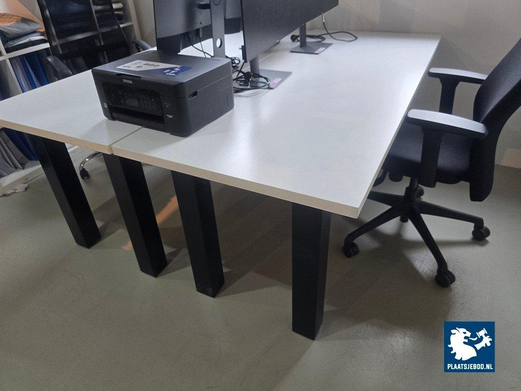 2 x Bureau met 2 x bureaustoel en 1 x ladeblok – foto 4 – kavel bij Plaats Je Bod, Weesp
