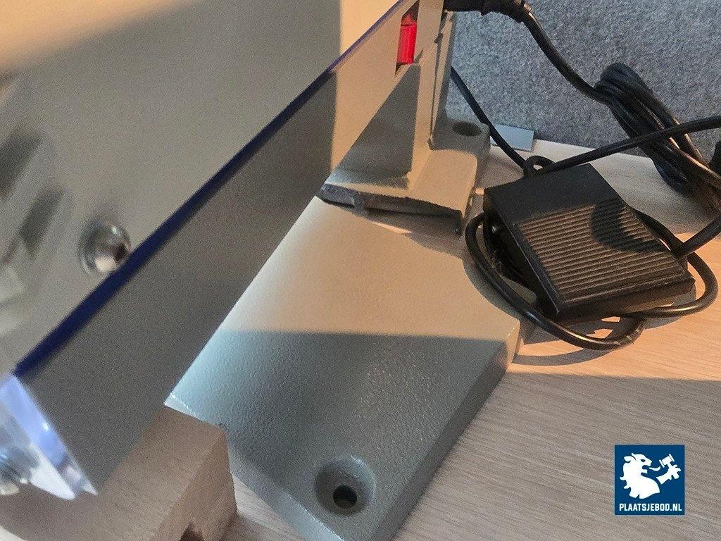 1 x Automatische plastic nietmachine met defecte voet – foto 4 – kavel bij Plaats Je Bod, Weesp