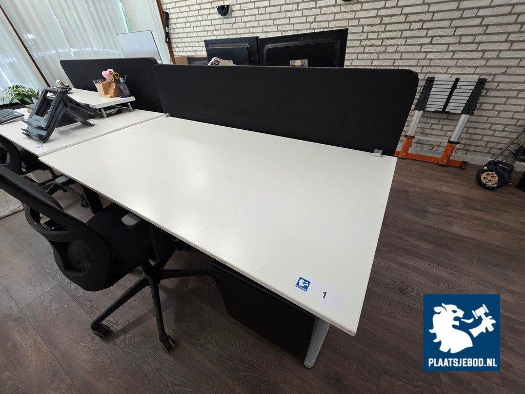 2 x In hoogte verstelbare bureau, ladeblok, 2 x verrijdbare gestoffeerde bureaustoelen, 1 x akoestische scheidingswand – foto 3 – kavel bij Plaats Je Bod, Uithoorn