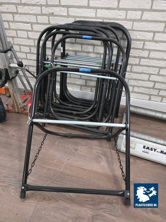 1 x Partij divers waaronder Lübeing Easy Roll Original kabelafwikkelapparaat, 7 x Jonard kabelhaspelstandaard, 1 x boorkolomstandaard, Telescoopladder – foto 3 – kavel bij Plaats J