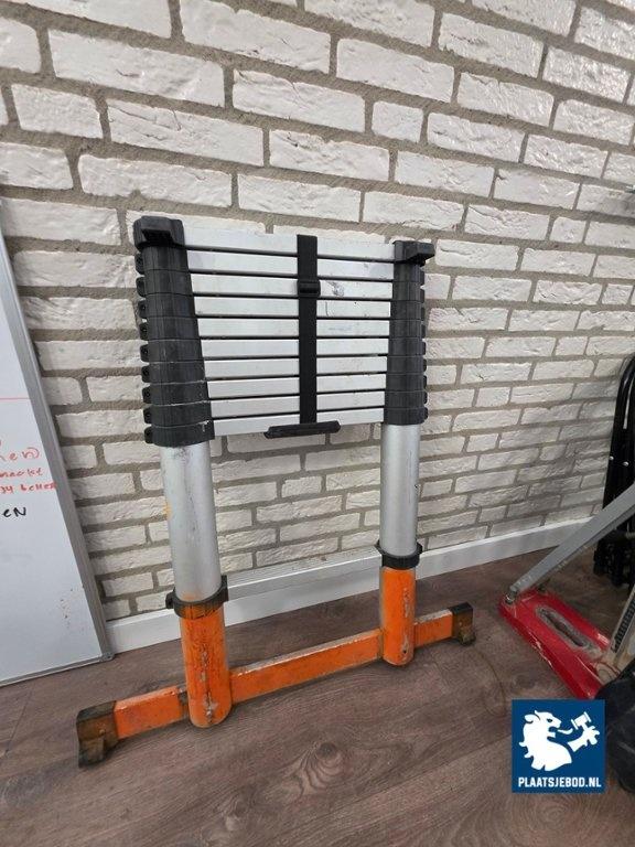 1 x Partij divers waaronder Lübeing Easy Roll Original kabelafwikkelapparaat, 7 x Jonard kabelhaspelstandaard, 1 x boorkolomstandaard, Telescoopladder – foto 6 – kavel bij Plaats J