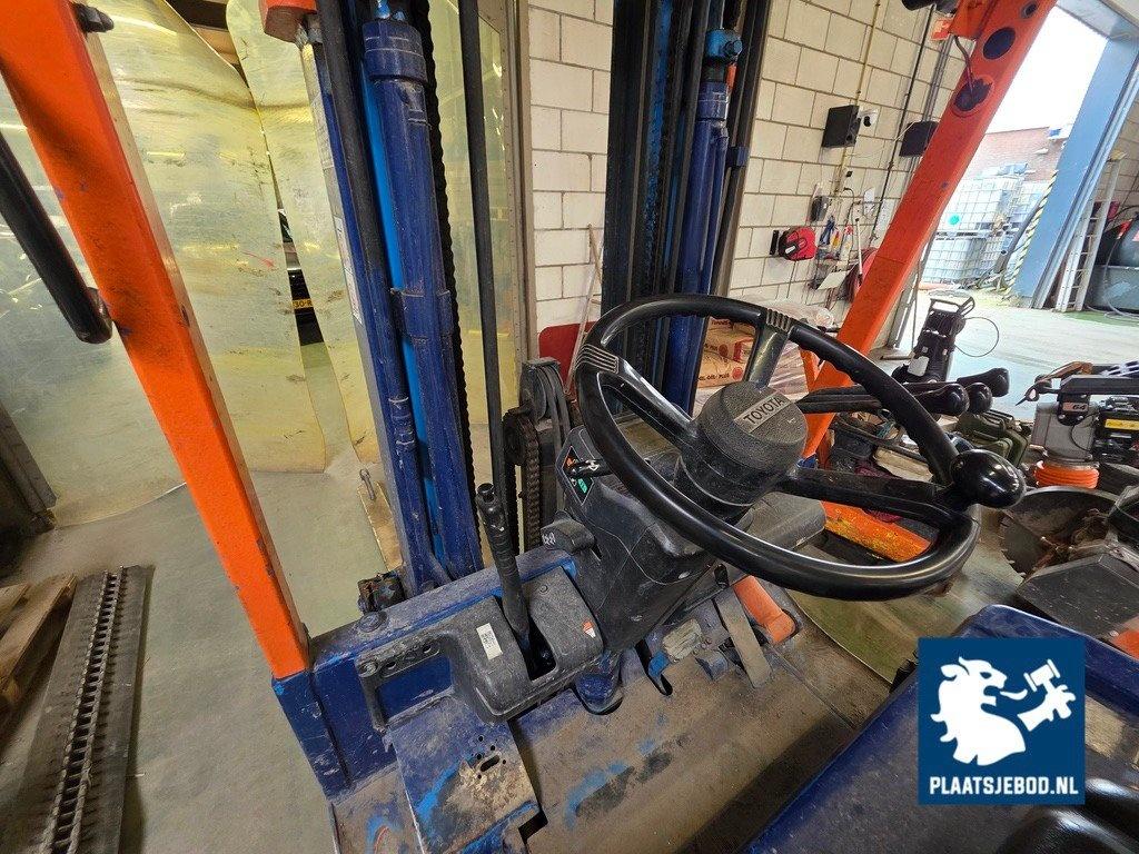 1 x Elektrische Toyota vorkheftruck inclusief acculader – foto 6 – kavel bij Plaats Je Bod, Uithoorn